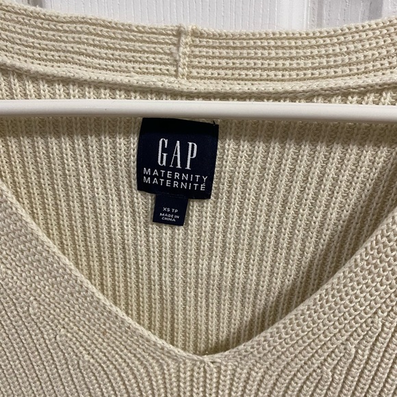 GAP Maternity sweater - Picture 2 of 3